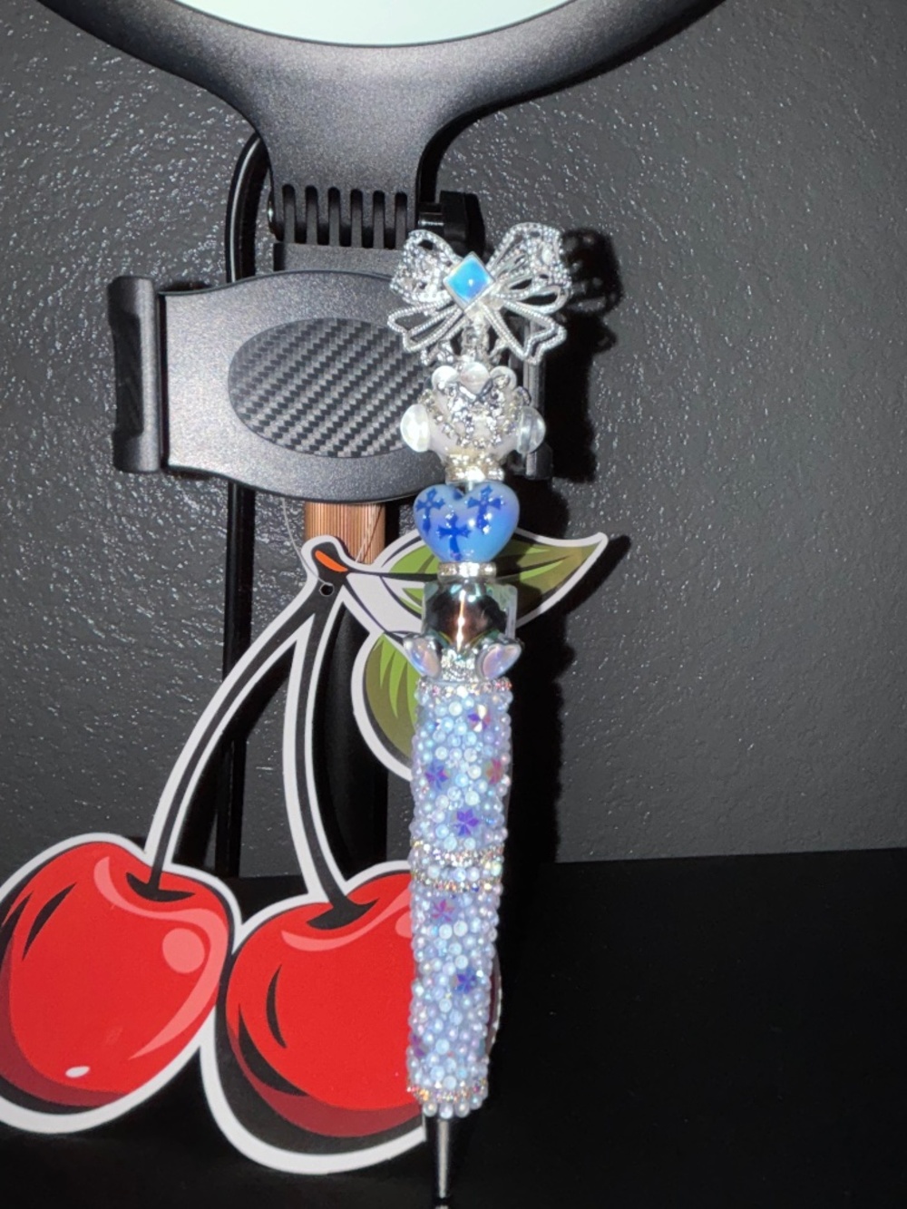 Cute dazzling bow pen